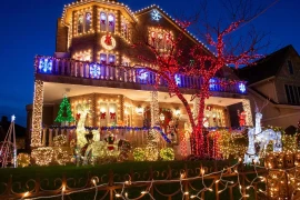 [Video] Lung linh sắc màu tại khu phố Giáng sinh lớn nhất New York