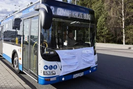 [Video] Ba Lan sáng tạo cách kêu gọi người dân đeo khẩu trang