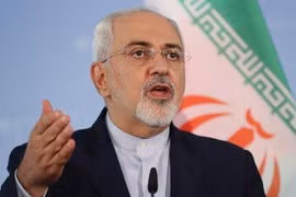 Ngoại trưởng Iran Mohammad Javad Zarif phát biểu trong cuộc họp báo tại Tehran. (Ảnh: IRNA/TTXVN)