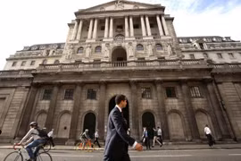 Quang cảnh bên ngoài trụ sở Ngân hàng Trung ương Anh ở London ngày 4/3/2020. (Ảnh: THX/TTXVN)