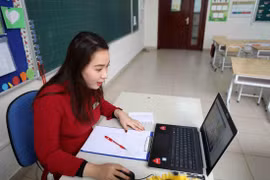 Dạy trực tuyến trong mùa dịch COVID-19. (Ảnh: Thanh Tùng/TTXVN)