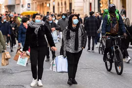 Italy, Áo chuẩn bị phong tỏa dịp Giáng sinh để ngăn dịch COVID-19
