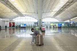 Australia gia hạn lệnh cấm đi ra nước ngoài đến giữa tháng 12