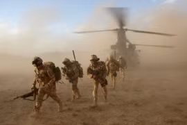 Anh có thể sẽ theo gương Mỹ cắt giảm quân số tại Afghanistan