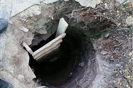 Bà mẹ 51 tuổi đào đường hầm dài hơn 10 mét giúp con trai vượt ngục