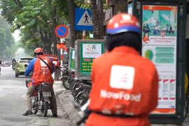 Nhọc nhằn cuộc sống "shipper" trong những ngày giãn cách xã hội
