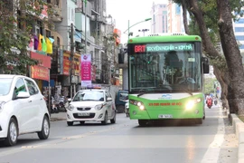 Tuyến buýt nhanh BRT 01 Kim Mã-Yên Nghĩa được đưa vào khai thác. (Ảnh: Bùi Lan/Vietnam+)