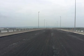 Dự án đường ôtô Tân Vũ-Lạch Huyện đang hoàn thiện nốt các hạng mục cuối cùng để thông xe và đưa vào khai thác. (Ảnh: Việt Hùng/Vietnam+)