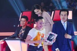 Hai huấn luyện Dương Khắc Linh và Hồ Hoài Anh đã có màn đối đầu kịch liệt trong tập 2 vòng 'Giấu mặt.' (Ảnh: BTC)