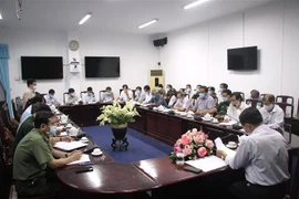 Các đơn vị báo cáo kết quả điều tra dịch tễ trường hợp tiếp xúc ca bệnh BN1440. (Ảnh: Chanh Đa/TTXVN)