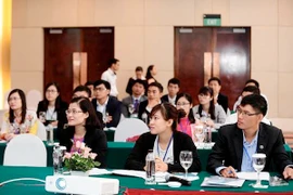 Học sinh, phụ huynh tìm hiểu thông tin về các chương trình du học. (Ảnh minh họa: PV/Vietnam+)