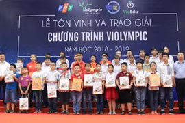 Buổi lễ đã tôn vinh và trao thưởng cho gần 400 thí sinh xuất sắc khu vực phía Bắc. (Ảnh: PV/Vietnam+)