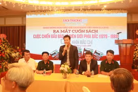 Ra mắt cuốn sách về chiến tranh biên giới. (Ảnh: Nguyễn Hoàng)