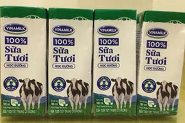 Sữa tươi học đường của Vinamilk cung cấp cho học sinh Hà Nội. (Ảnh: Việt Hà/Vietnam+)