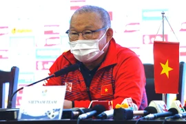 Huấn luyện viên Park Hang-seo nhiều khả năng dựa theo ý kiến của vợ để quyết định tương lai với đội tuyển Việt Nam. (Ảnh: PV/Vietnam+) 