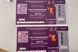 Vé bóng đá xem trận chung kết bóng đá nam SEA Games 31. (Ảnh: PV/Vietnam+) 