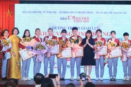 48 nữ vận động viên, 6 nữ huấn luyện viên thuộc đoàn thể thao Hà Nội được vinh danh sau SEA Games 31. (Ảnh: PV/Vietnam+)