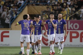 Thắng ngược Sông Lam Nghệ An, Hà Nội FC vững vàng dẫn đầu V-League