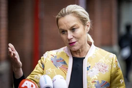 Tân Bộ trưởng Hà Lan tuyên thệ nhậm chức trực tuyến do mắc COVID-19