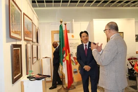 Khai mạc triển lãm ảnh và giới thiệu hàng hóa Việt Nam tại Algeria