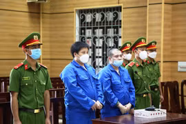 Tuyên án tử hình 2 đối tượng vận chuyển 20kg ma túy và tàng trữ vũ khí