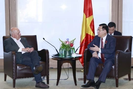 Chủ tịch Quốc hội tiếp Bộ trưởng Ngân khố Victoria và các tập đoàn lớn