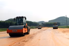 Các địa phương sớm thông qua số vốn cam kết trong 3 dự án cao tốc