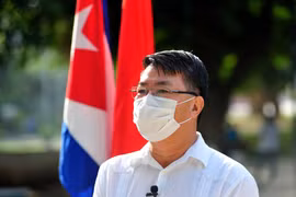 Thắm tình hữu nghị giữa Đại sứ quán Việt Nam và Lào nơi Tây Bán Cầu