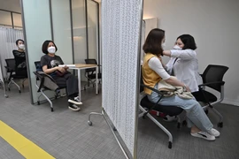 Gần 290 triệu ca mắc COVID-19, các nước tăng cường phòng chống dịch