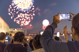 Australia thúc đẩy mở cửa trở lại nền kinh tế dù số ca tăng cao kỷ lục