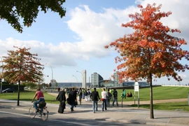 Chênh lệch thu nhập giữa Đông Đức và Tây Đức sau 32 năm thống nhất