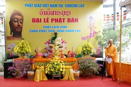 Chùa Phật Tích Vientiane (Lào) tổ chức Đại lễ Phật đản Phật lịch 2566