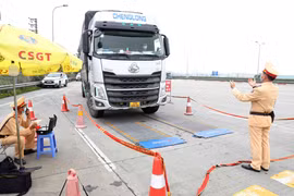 Siết chặt kiểm soát tải trọng, bảo đảm trật tự, an toàn giao thông