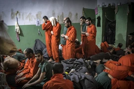 SDF siết chặt vòng vây quanh nhà tù bị IS kiểm soát ở Syria