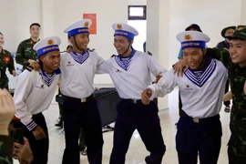 [Photo] Nụ cười của những người lính đảo Trường Sa rắn rỏi