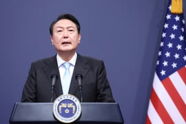 Tổng thống Hàn Quốc loại trừ khả năng tái triển khai vũ khí hạt nhân