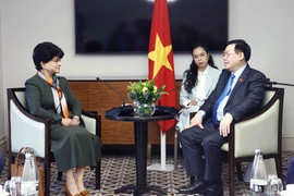 Chủ tịch Quốc hội Vương Đình Huệ tiếp lãnh đạo một số tập đoàn tại Anh