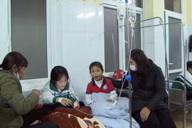 Sơn La: 40 học sinh nhập viện sau bữa tối, nghi ngộ độc thực phẩm 