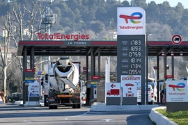 Ngân hàng UBS hạ dự báo giá dầu Brent xuống mức 115 USD mỗi thùng