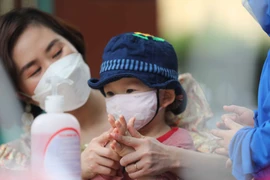 [Photo] Muôn vàn cảm xúc trong ngày đầu các bé mầm non trở lại trường