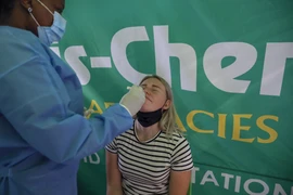 Cảnh báo Nam Phi bước vào làn sóng COVID-19 thứ 5 sớm hơn dự kiến