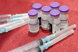 Pfizer/BioNTech xin cấp phép tiêm liều thứ 4 cho người trên 65 tuổi