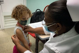 Cuba nghiên cứu tính an toàn của vaccine COVID-19 với trẻ sơ sinh