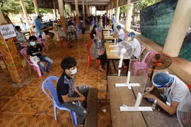 Campuchia kêu gọi người dân tiêm mũi tăng cường để củng cố miễn dịch