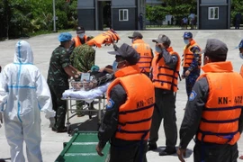 Khánh Hòa: Kịp thời đưa các bệnh nhân gặp nạn trên biển đi cấp cứu