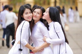 [Video] Những khoảnh khắc xúc động ngày chia tay khối 12 Việt Đức 