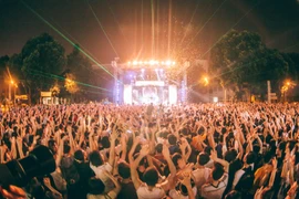 Tối 14/9, hàng ngàn bạn trẻ đã có một đêm đáng nhớ khi được thưởng thức lễ hội âm nhạc đầu tiên dành riêng cho học sinh, sinh viên. (Ảnh: PV/Vietnam+)