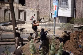 Giao tranh ác liệt giữa lực lượng chính phủ Yemen và lực lượng Houthi tại thành phố Taiz. (Nguồn: AFP)