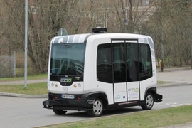 Xe buý‎t tự lái trên đường phố Stockholm, Thụy Điển. (Nguồn: hamodia.com)