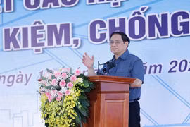 Thủ tướng Phạm Minh Chính phát động thi đua đẩy mạnh phát triển hạ tầng đồng bộ, hiện đại, chống lãng phí. (Ảnh: Dương Giang/TTXVN)